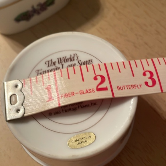 Lot of 4 1985 Heritage House Porcelain Music Box Trinket Crafted in Japan - Picture 13 of 13